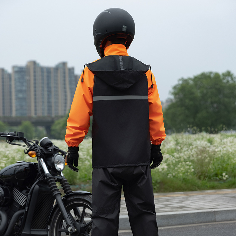 Dwuczęściowy motocyklowy kombi – Cycling Commuter Rain Jacket recenzja i cena